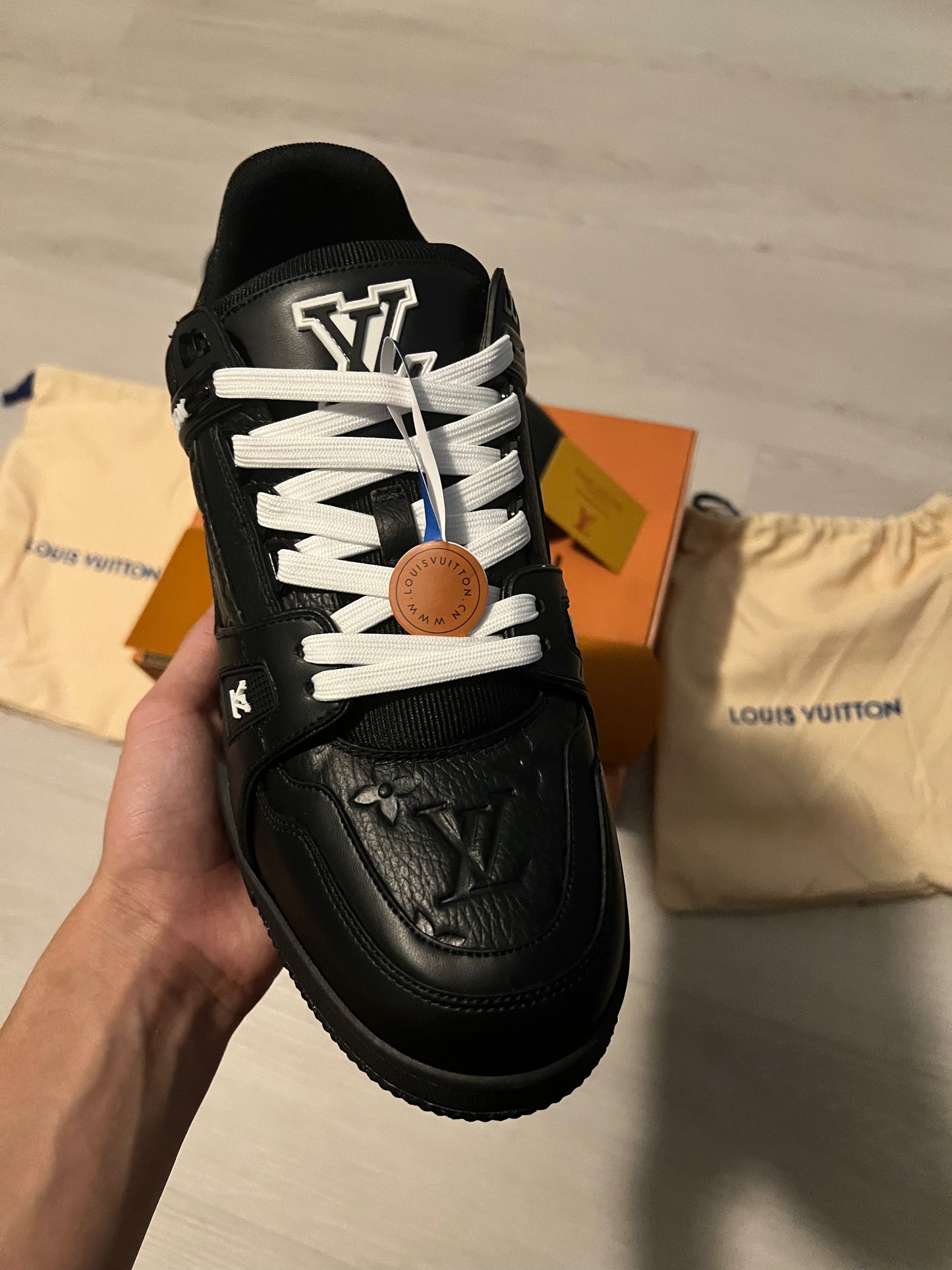 LV Blck